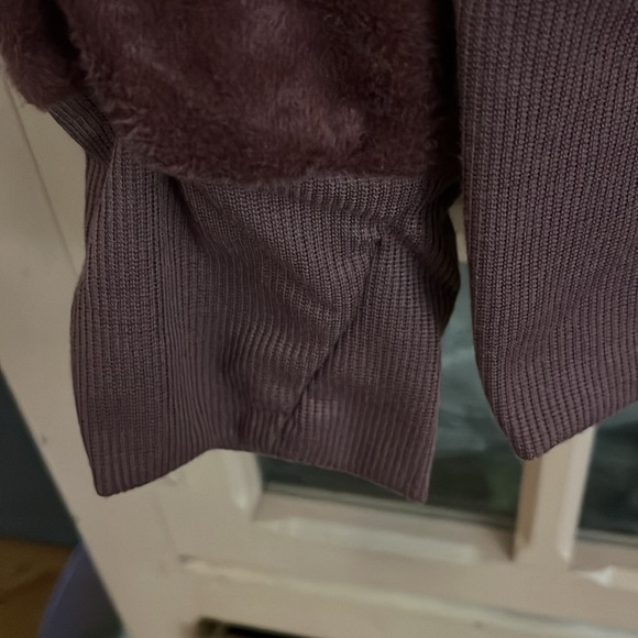 🔥🔥🔥Tahari Sport Sweatshirt w/ Front Zip Pockets, Double Stand Up Neck, MORE! - Picture 5 of 10